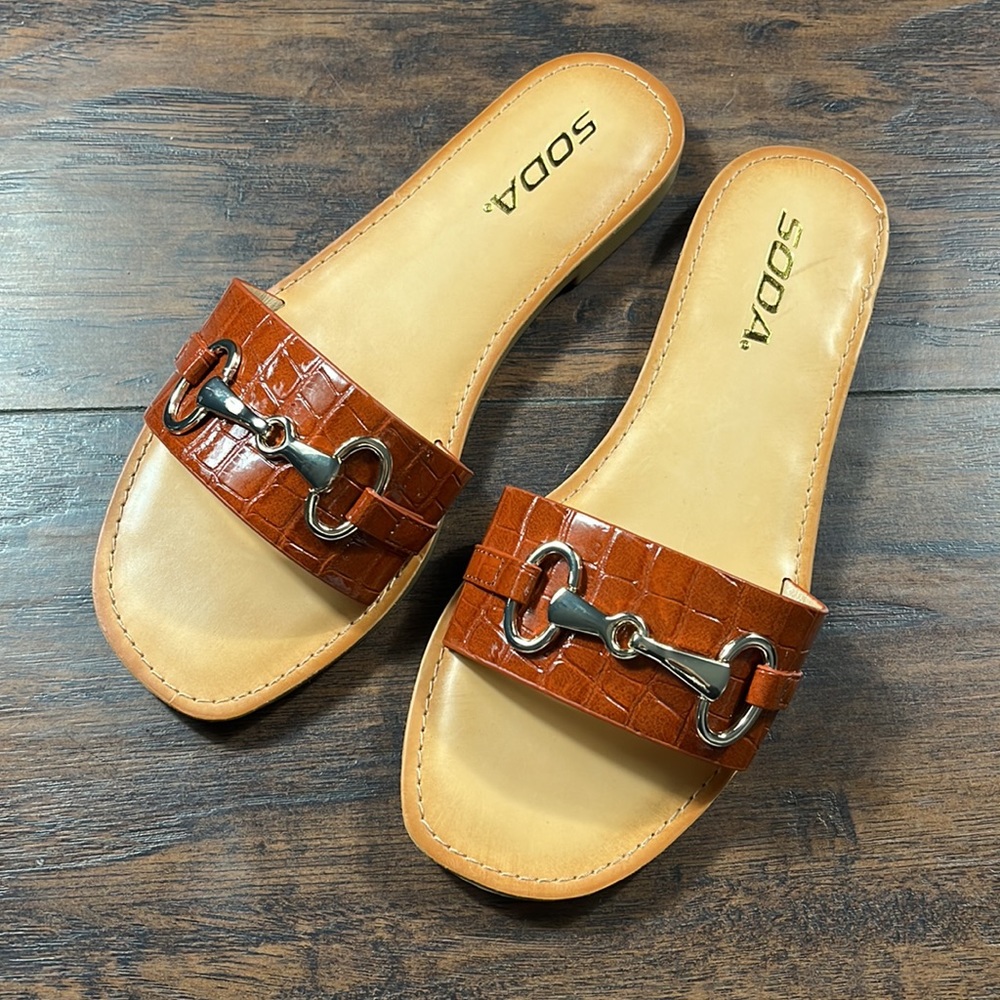 Miss Lola Sandals